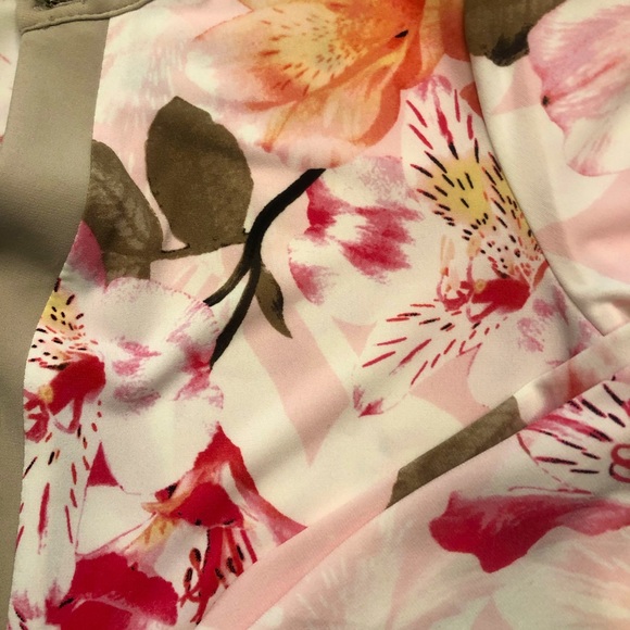 Calvin Klein 🌸 Women's 3/4 Sleeve BEAUTIFUL Floral Blouse SZ Small - Picture 8 of 8